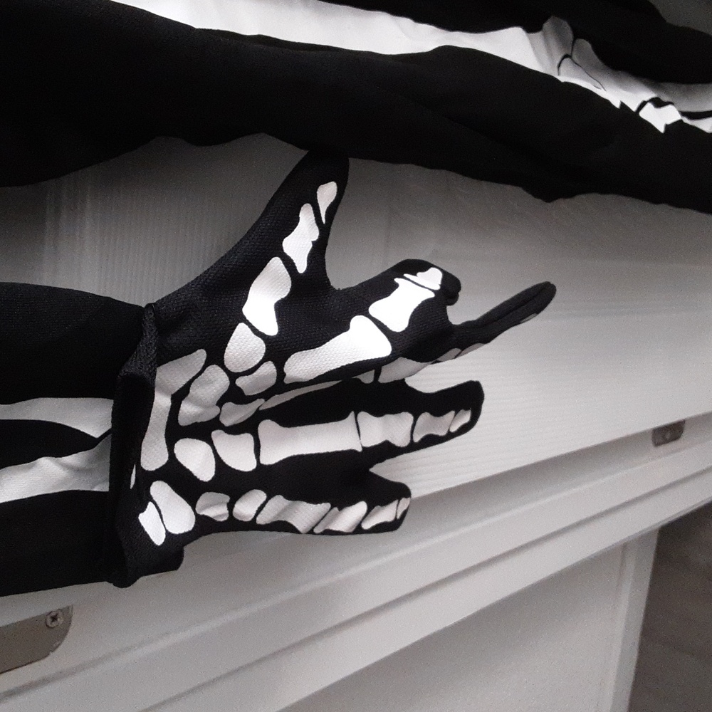 Spirit Black and White Skeleton Adult Only Costume See Measurements - Picture 3 of 9